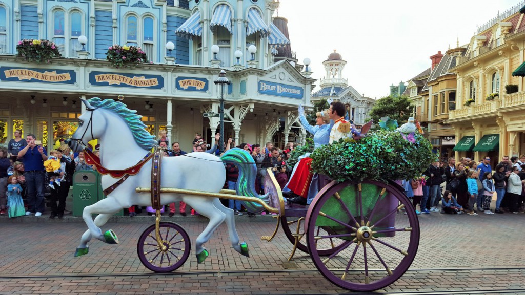 disneyland paryż parada2