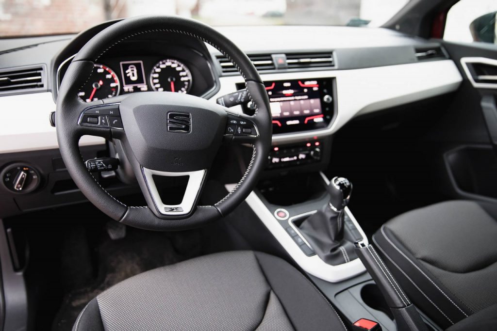 Seat Arona Premiera3