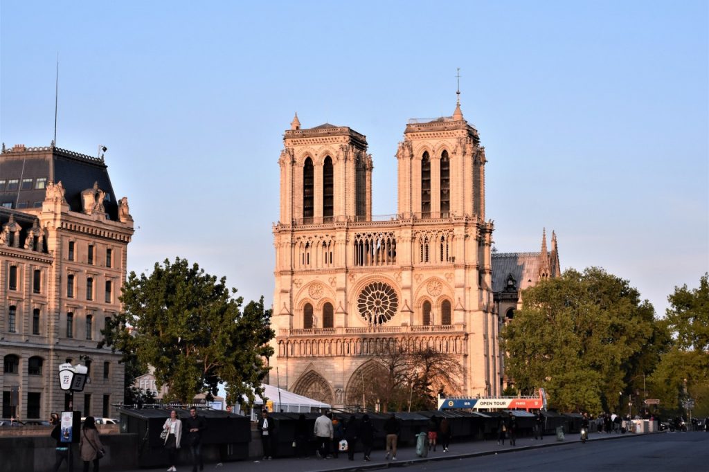 katedra notre dame de paris w paryżu