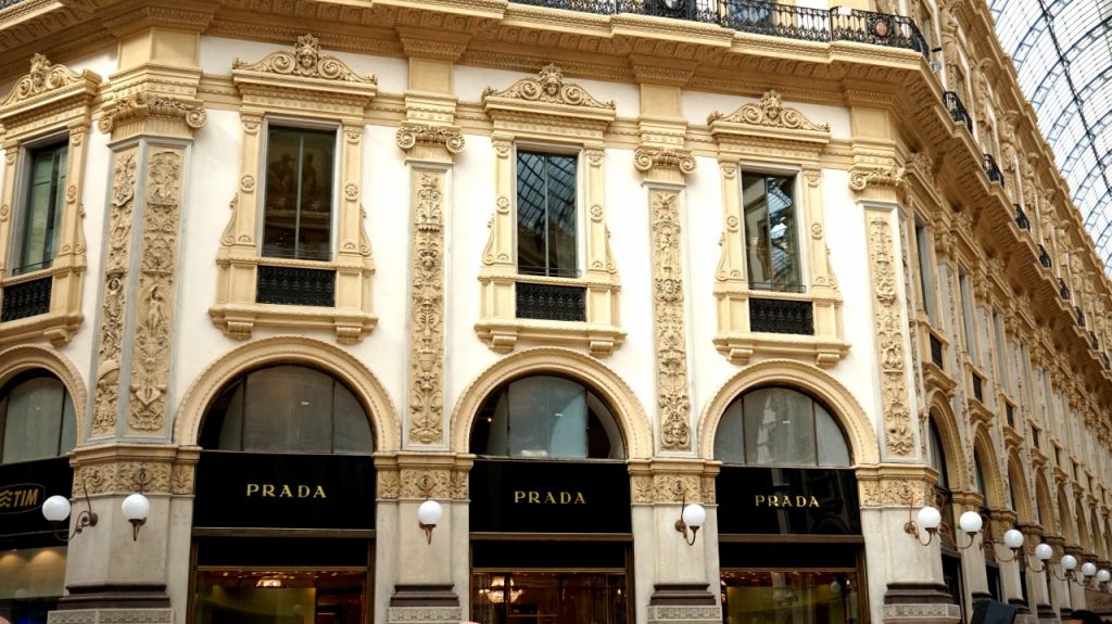 PRADA SALON MEDIOLAN